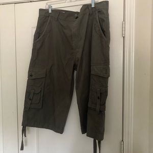 ESCAPISM Olive  Cargo Angle length shorts